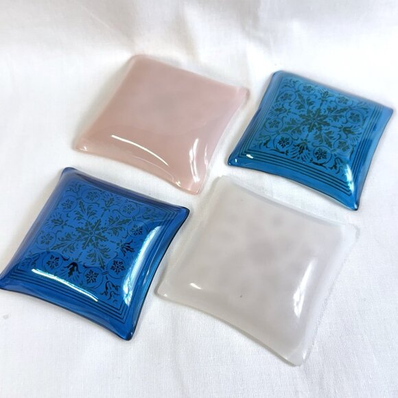 Vintage from 1950s Miniature Ashtrays Set Of 4 Rose Design Gold Accents MCM - Picture 7 of 10